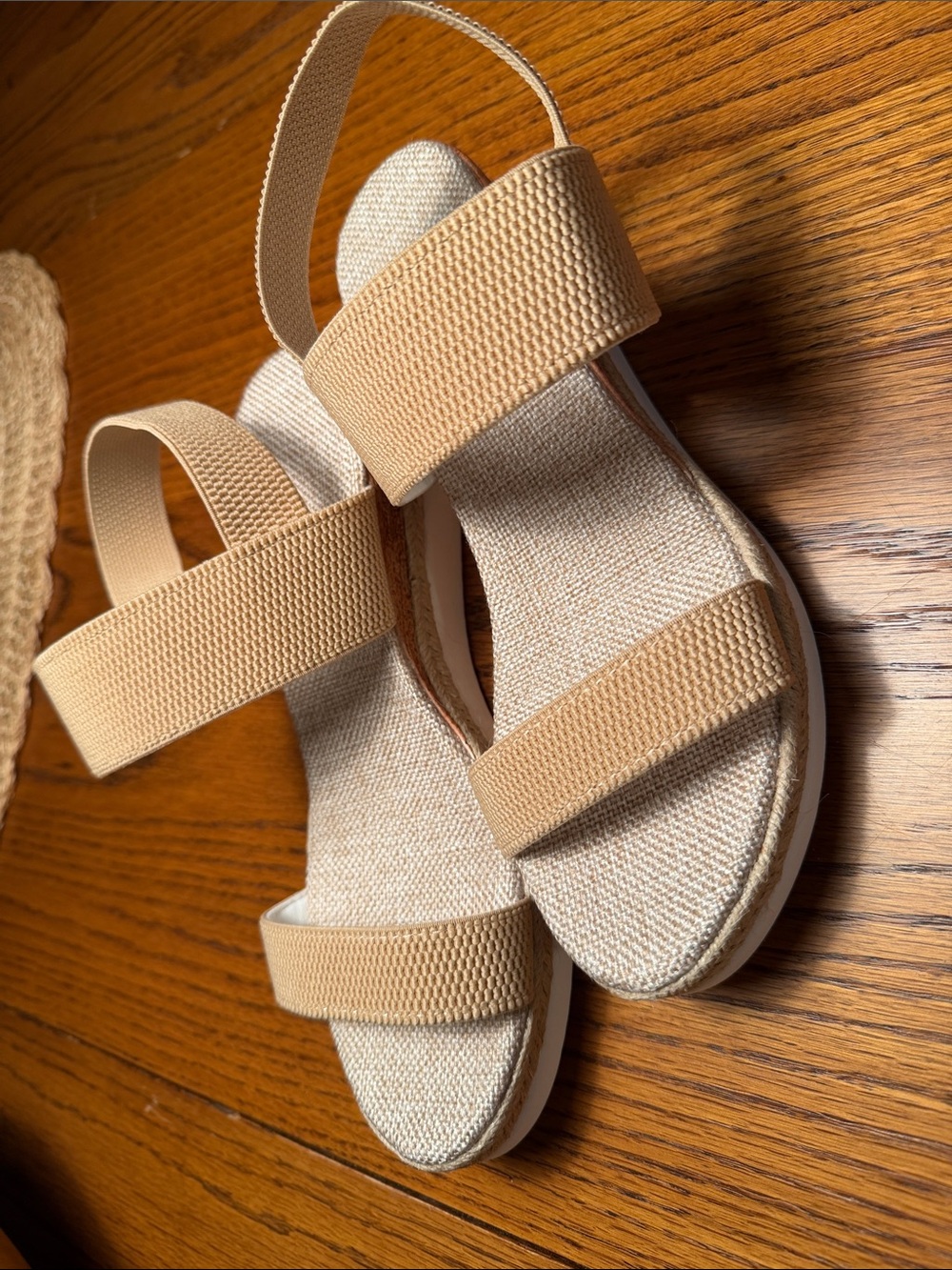 Neutral Beige Elastic-Strap Women's Sandals - Lightweight Summer Flats